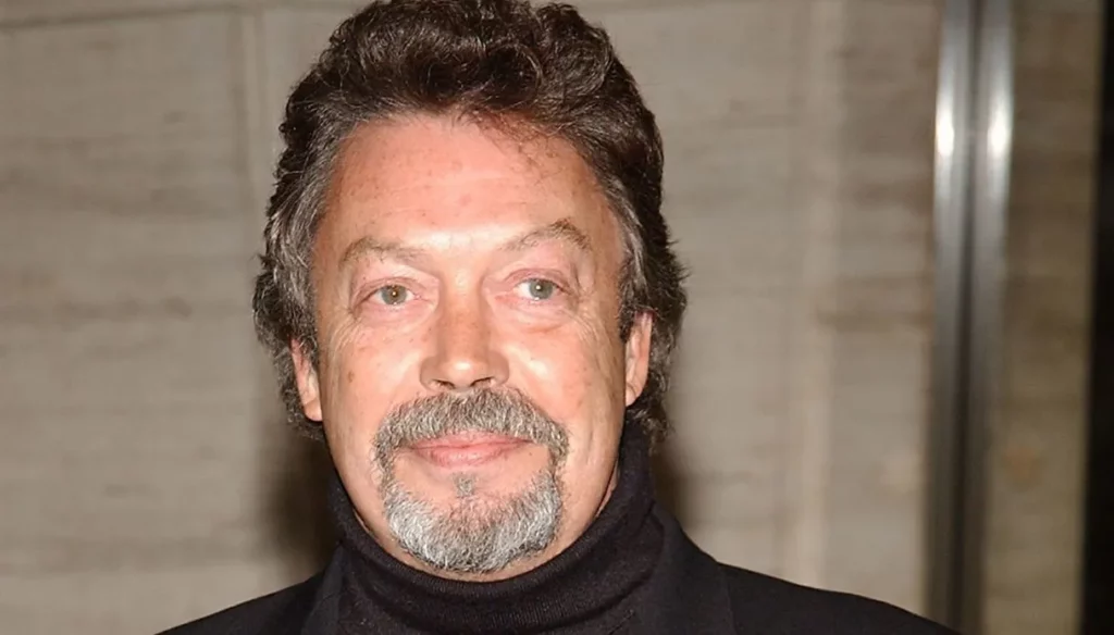 tim-curry-morto